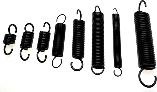 Zugfedern unterschiedlicher Größen angereiht